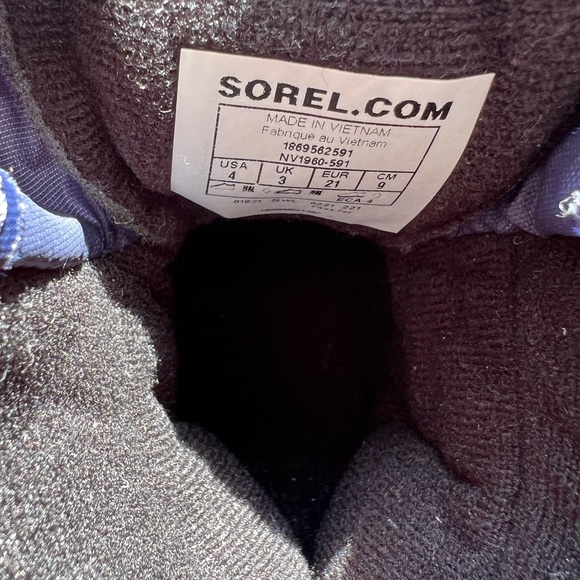 Sorel Winter Boots - Infant Size 4 - Picture 7 of 9